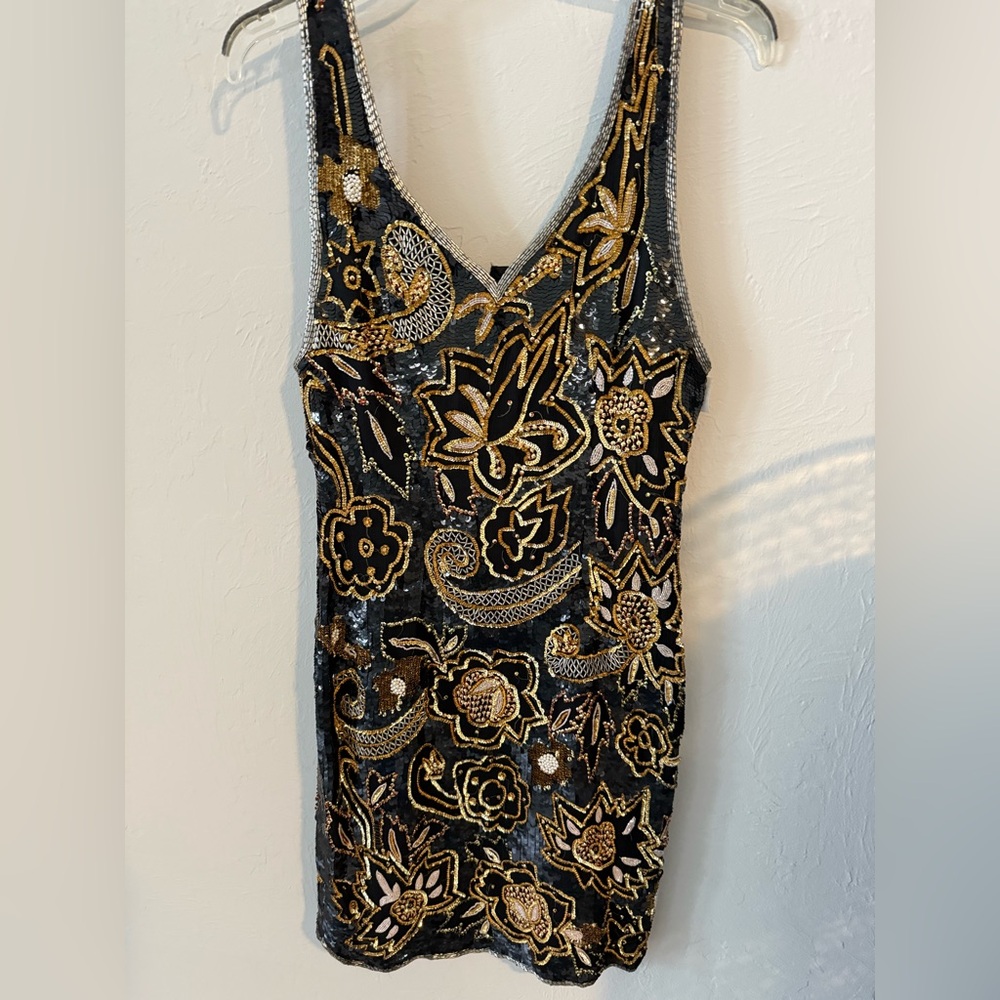 4/6 Vintage Glamorous Black and Gold Floral Sequin Mini Dress